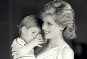 Princess Diana letter about troublesome son Harry sold at auction 